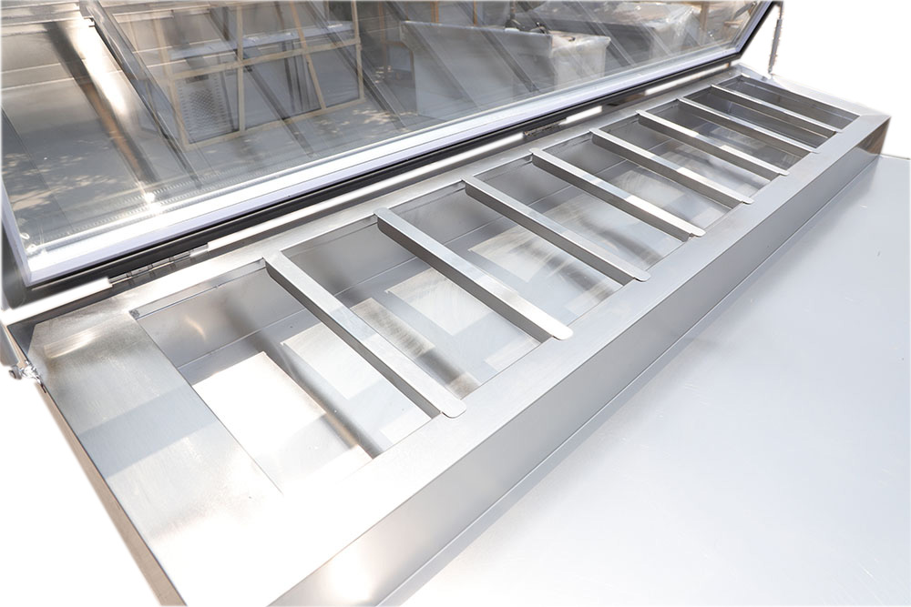 Stainless Steel Refrigeration Equipment Slotted Pizza Spreading Table with Small Seasoning Boxes